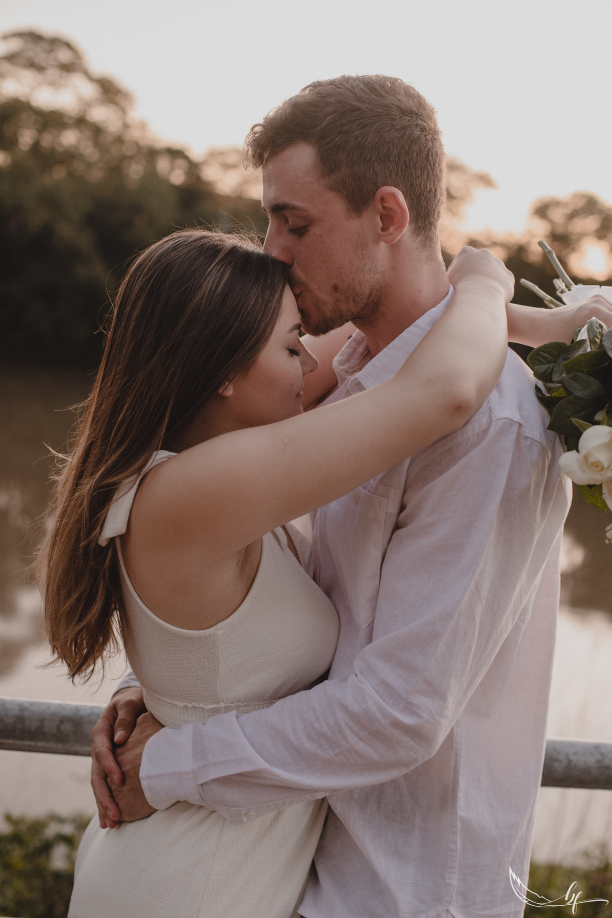 Maquiagem; Making of; Noiva; Noivo; Pré Wedding; Street Wedding; Celina Munhoz; Adriana Kruger; Manu Garcia; Camarim Madri; Wandering Wedding; São Francisco de Paula; Fotografia de Casal; Fotografia de Casamento; Pré Wedding; São Leopoldo; Belo Horizonte;