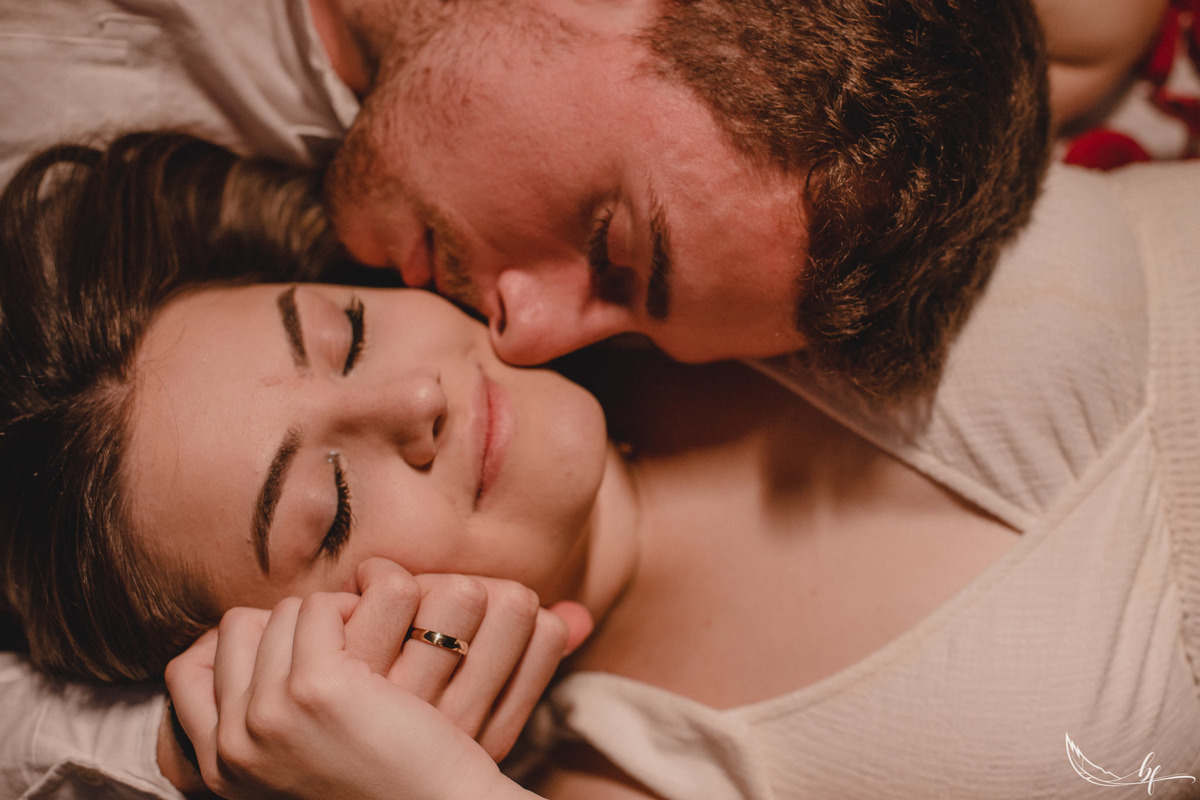 Maquiagem; Making of; Noiva; Noivo; Pré Wedding; Street Wedding; Celina Munhoz; Adriana Kruger; Manu Garcia; Camarim Madri; Wandering Wedding; São Francisco de Paula; Fotografia de Casal; Fotografia de Casamento; Pré Wedding; São Leopoldo; Belo Horizonte;