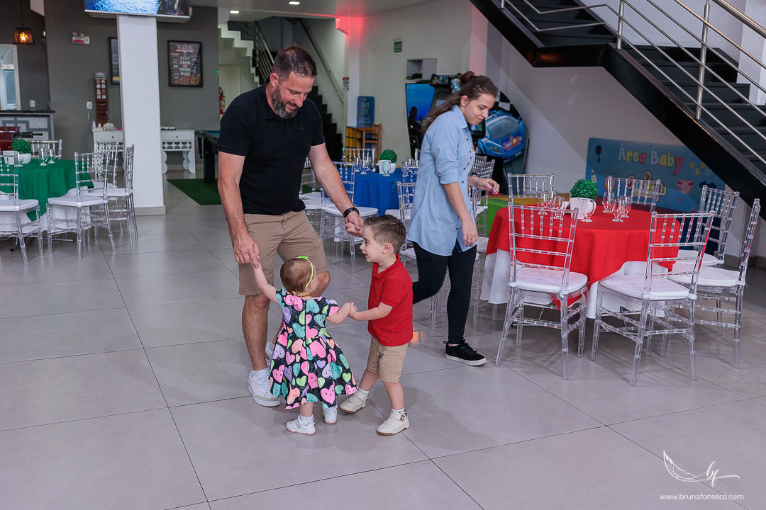 Aniversário infantil; Mig Eventos; Aniversário de criança; Fotografia infantil; Fotografia de família; São Leopoldo;  Casa de festa de são leopoldo; Fotografo infantil são leopoldo; Festança Kids; Fotografo de Canoas; Festejar; ForKids;