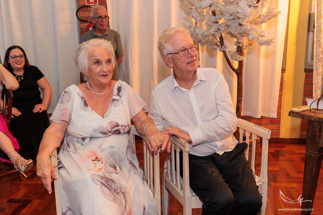 Maquiagem; Making of; Noiva; Noivo; Pré Wedding; Street Wedding; Celina Munhoz; Adriana Kruger; Manu Garcia; Camarim Madri; Wandering Wedding; São Francisco de Paula; Fotografia de Casal; Fotografia de Casamento; Pré Wedding; São Leopoldo; Belo Horizonte;