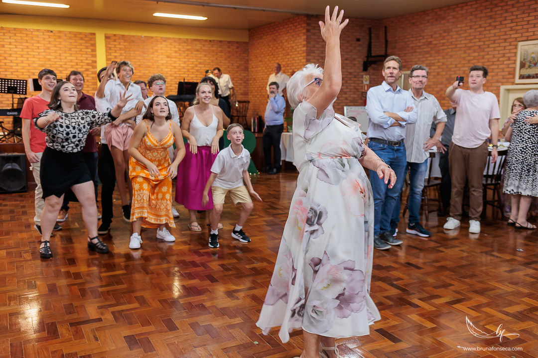 Maquiagem; Making of; Noiva; Noivo; Pré Wedding; Street Wedding; Celina Munhoz; Adriana Kruger; Manu Garcia; Camarim Madri; Wandering Wedding; São Francisco de Paula; Fotografia de Casal; Fotografia de Casamento; Pré Wedding; São Leopoldo; Belo Horizonte;