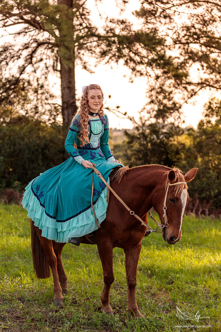 Ensaio feminino; Fotografia feminina; Recanto Bueno; Celina Munhoz; Novo Hamburgo; Fotografia Lifestyle; Nova Petropolis; Ensaio Teen; Ensaio 15th; 15 anos; Fotografo de 15 Anos; Debutante; Camarim Madri; Adriana Krieger; Manu Garcia;