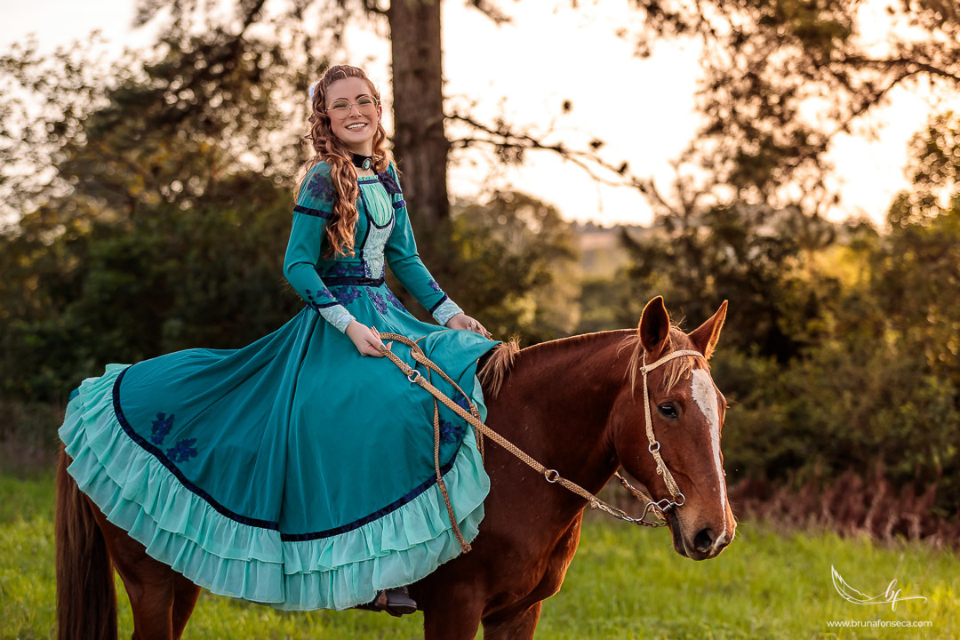 Ensaio feminino; Fotografia feminina; Recanto Bueno; Celina Munhoz; Novo Hamburgo; Fotografia Lifestyle; Nova Petropolis; Ensaio Teen; Ensaio 15th; 15 anos; Fotografo de 15 Anos; Debutante; Camarim Madri; Adriana Krieger; Manu Garcia;