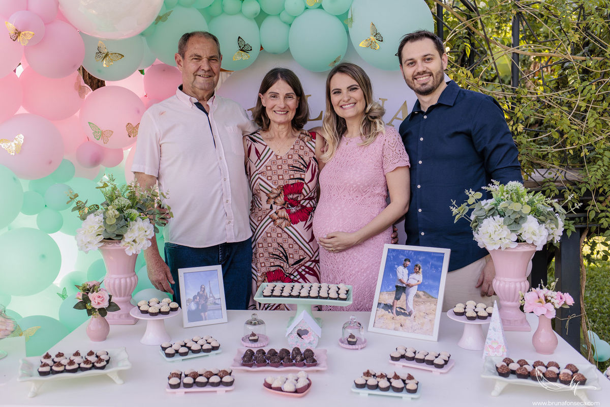 Ensaio Gestante; Mãe de Menina; Fotografia gestante; Fotografia gestante São Leopoldo; Fotografia gestante; Fotografia de família; São Leopoldo; Fotografia com animais; Ensaio de família; Gravidez;