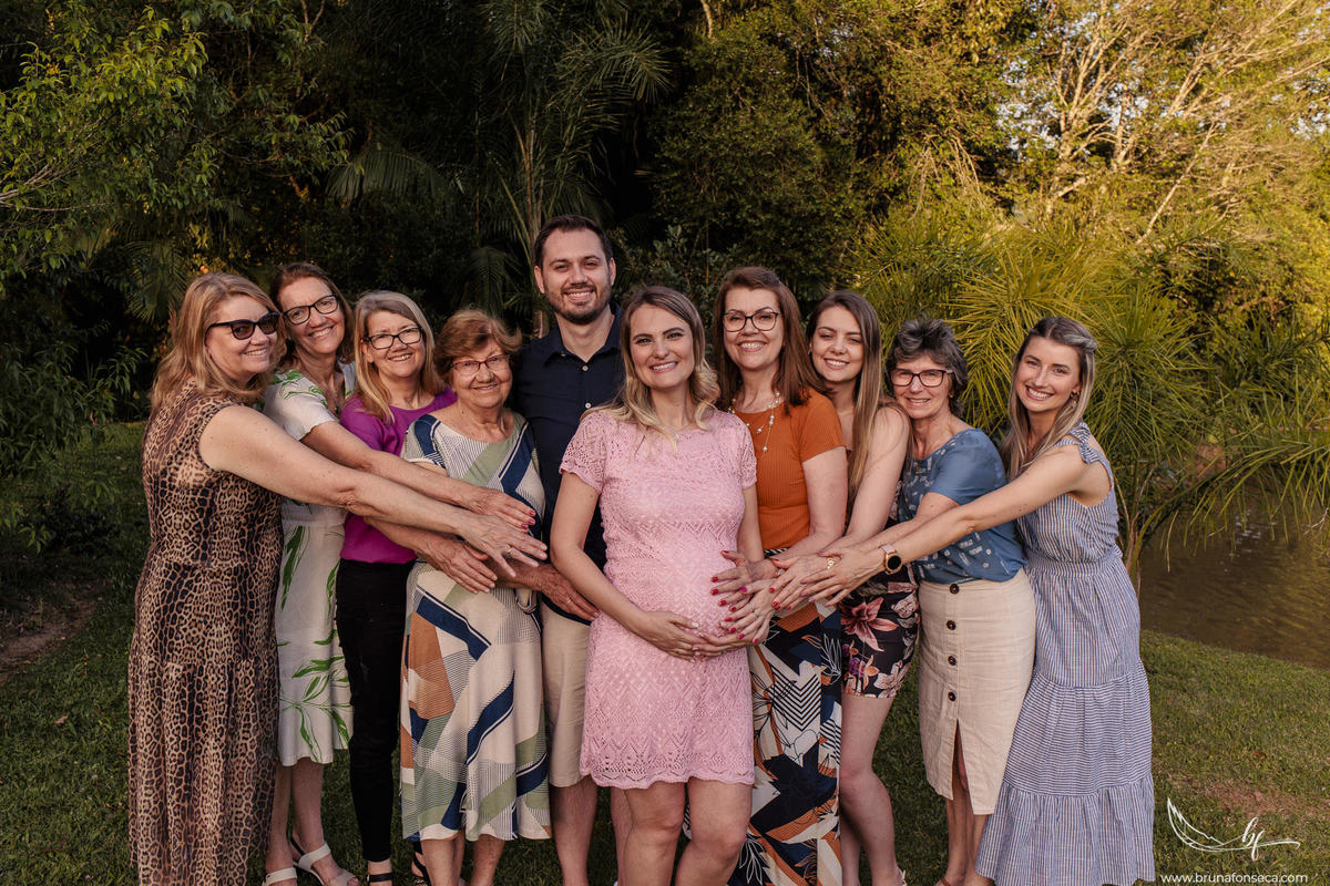 Ensaio Gestante; Mãe de Menina; Fotografia gestante; Fotografia gestante São Leopoldo; Fotografia gestante; Fotografia de família; São Leopoldo; Fotografia com animais; Ensaio de família; Gravidez;