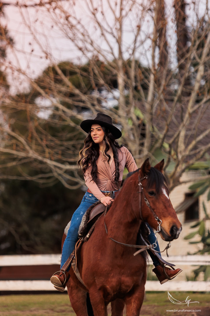 Petropolis; Ensaio Teen; Ensaio 15th; 15 anos; Fotografo de 15 Anos; Debutante; Camarim Madri; Adriana Krieger; Manu Garcia; Ensaio; Cavalos; 