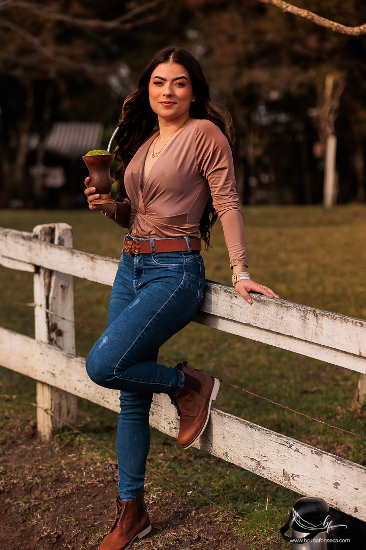 Petropolis; Ensaio Teen; Ensaio 15th; 15 anos; Fotografo de 15 Anos; Debutante; Camarim Madri; Adriana Krieger; Manu Garcia; Ensaio; Cavalos; 