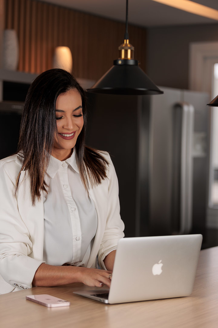 Ensaio feminino; Fotografia feminina;  Celina Munhoz; Novo Hamburgo; Fotografia Lifestyle; Nova Petropolis; Ensaio Teen; Ensaio 15th; 15 anos; Fotografo de 15 Anos; Debutante; Camarim Madri; Adriana Krieger; Manu Garcia; profissional; corporativo;