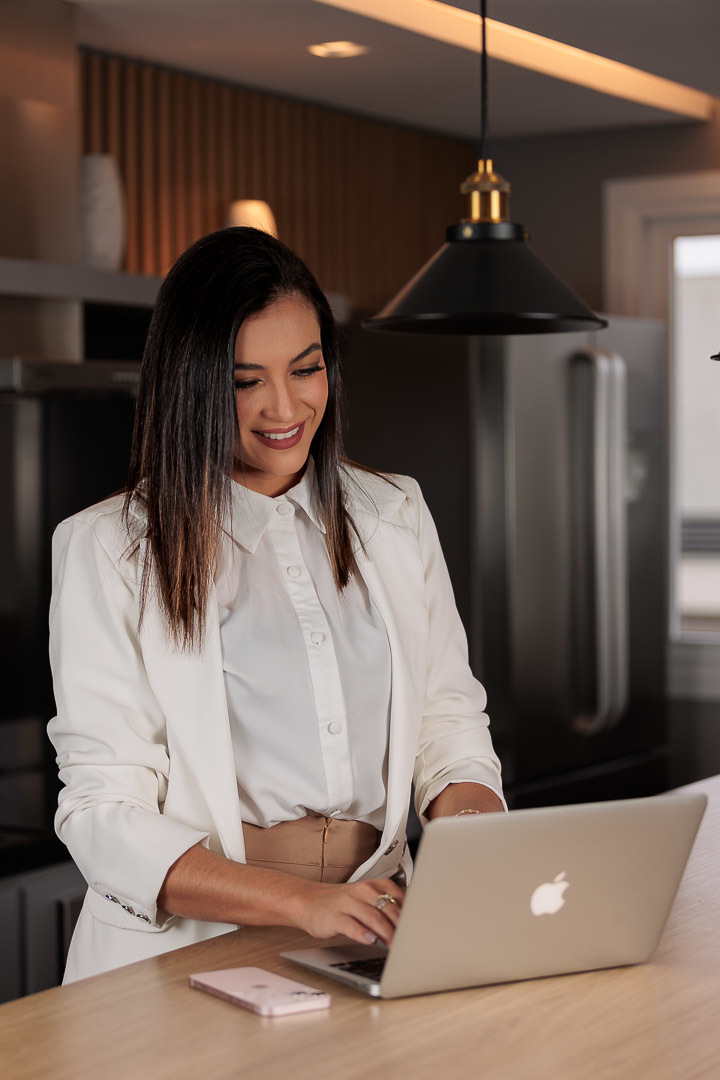 Ensaio feminino; Fotografia feminina;  Celina Munhoz; Novo Hamburgo; Fotografia Lifestyle; Nova Petropolis; Ensaio Teen; Ensaio 15th; 15 anos; Fotografo de 15 Anos; Debutante; Camarim Madri; Adriana Krieger; Manu Garcia; profissional; corporativo;