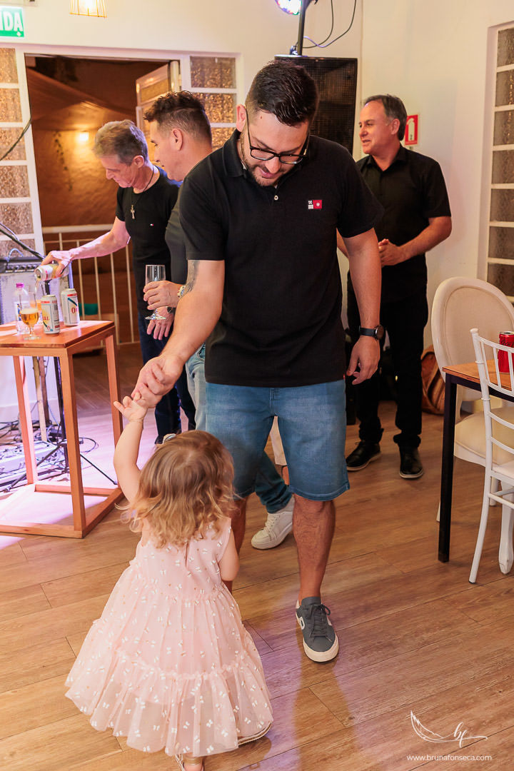 Bodas de Esmeralda, 40 anos de casamento, festa surpresa de bodas, comemoração de 40 anos, casal celebrando bodas, aniversário de casamento, fotógrafo de bodas, renovação de votos, celebração com família, evento emocionante