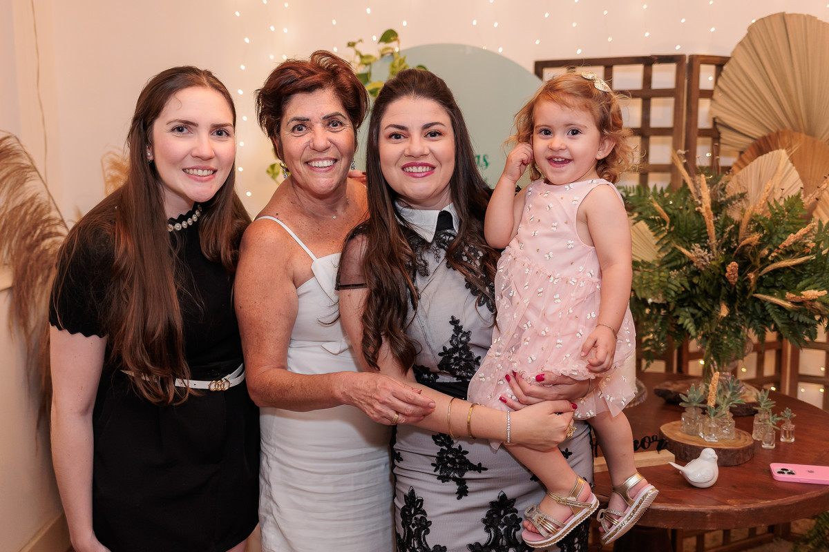 Bodas de Esmeralda, 40 anos de casamento, festa surpresa de bodas, comemoração de 40 anos, casal celebrando bodas, aniversário de casamento, fotógrafo de bodas, renovação de votos, celebração com família, evento emocionante