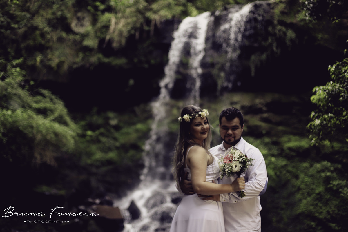 Maquiagem; Making of; Noiva; Noivo; Pré Wedding; Street Wedding; Celina Munhoz; Adriana Kruger; Manu Garcia; Camarim Madri; Cascata do Burgue; Wandering Wedding;