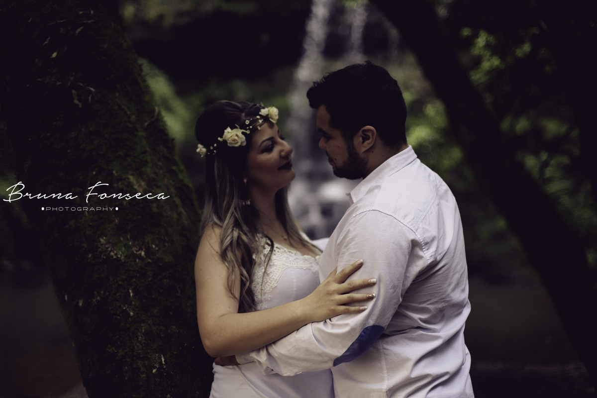 Maquiagem; Making of; Noiva; Noivo; Pré Wedding; Street Wedding; Celina Munhoz; Adriana Kruger; Manu Garcia; Camarim Madri; Cascata do Burgue; Wandering Wedding;