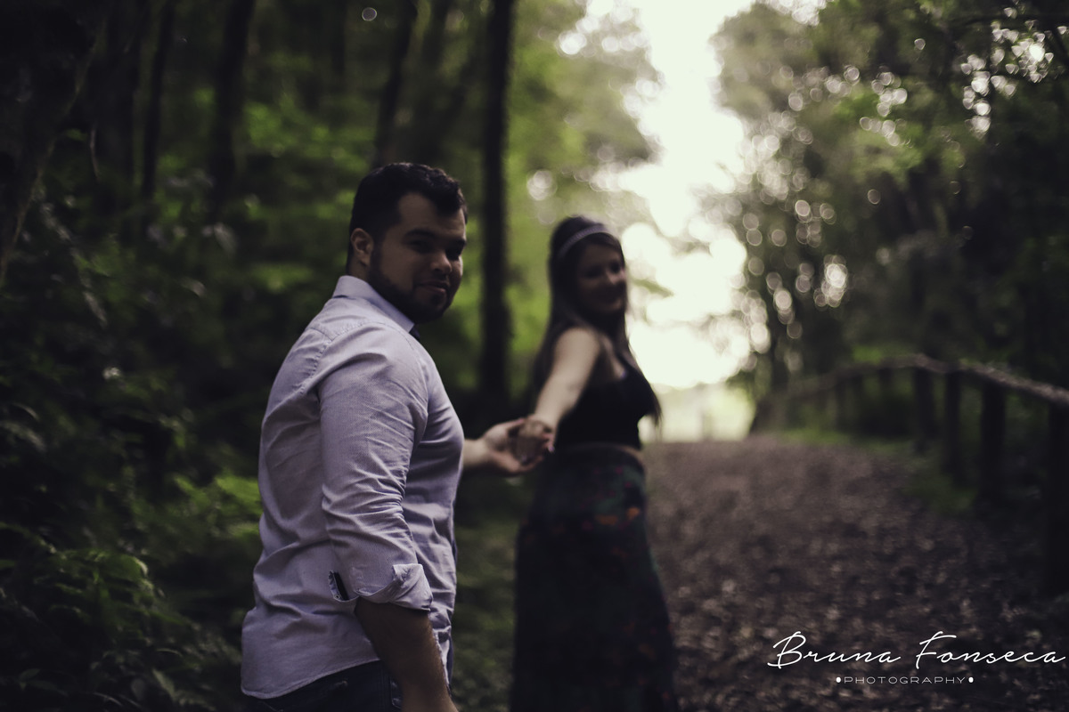 Maquiagem; Making of; Noiva; Noivo; Pré Wedding; Street Wedding; Celina Munhoz; Adriana Kruger; Manu Garcia; Camarim Madri; Cascata do Burgue; Wandering Wedding;