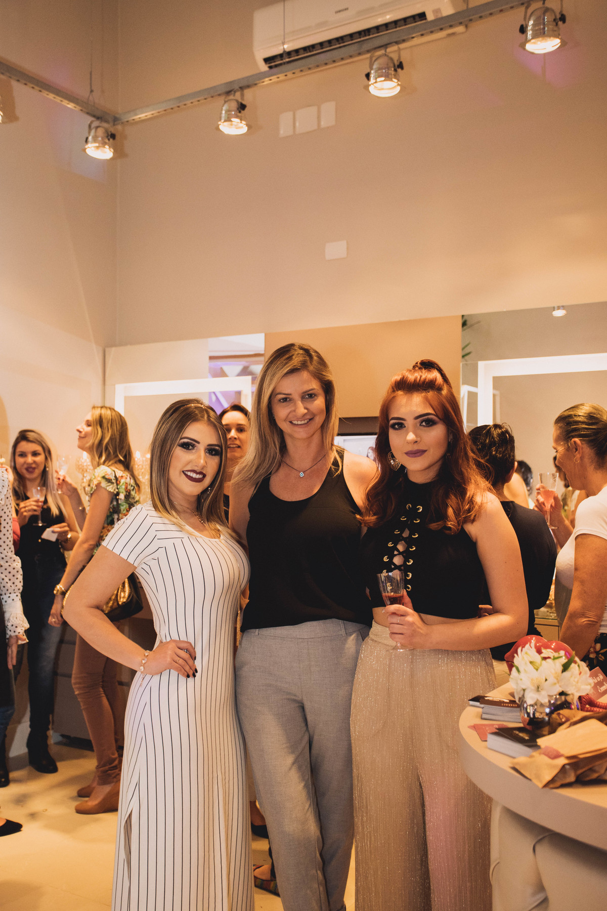 Fotografia de Eventos; Camarim Madri; Adriana Kruger; Manu Garcia; Boh Produções; LX Decor; Inauguração; Castelamare; Jornal VS; Revista News;