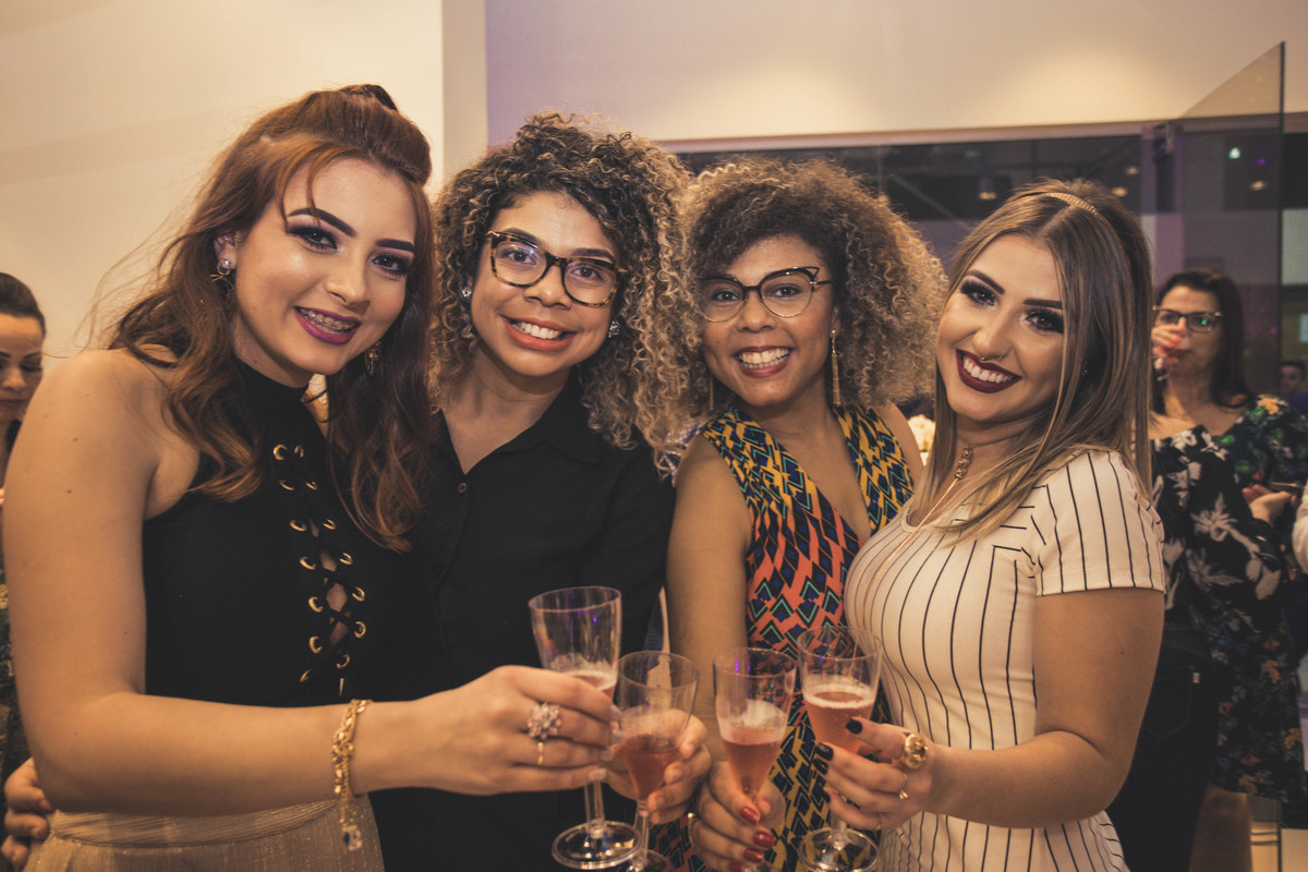 Fotografia de Eventos; Camarim Madri; Adriana Kruger; Manu Garcia; Boh Produções; LX Decor; Inauguração; Castelamare; Jornal VS; Revista News;