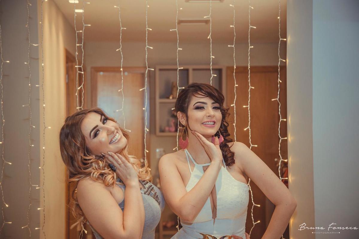 Fotografia de Eventos; Camarim Madri; Adriana Kruger; Manu Garcia; Boh Produções; LX Decor; Inauguração; Castelamare; Jornal VS; Revista News; Diana Hass; Meraki; São Leopoldo; Maquiadoras São Leopoldo; Bruna Fonseca Photography; Bruna Fonseca;