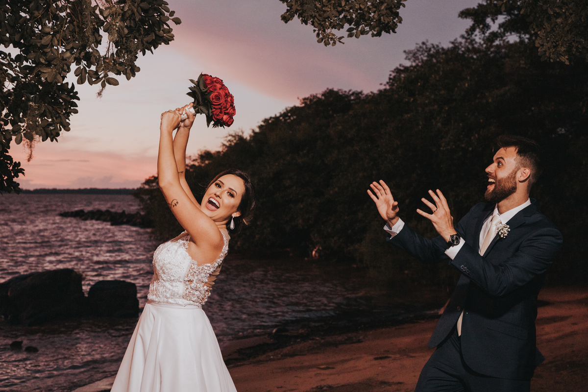 Maquiagem; Making of; Noiva; Noivo; Pré Wedding; Street Wedding; Celina Munhoz; Adriana Kruger; Manu Garcia; Camarim Madri; Wandering Wedding; São Francisco de Paula; Fotografia de Casal; Fotografia de Casamento; Pré Wedding; São Leopoldo; Ruinas Cassino;