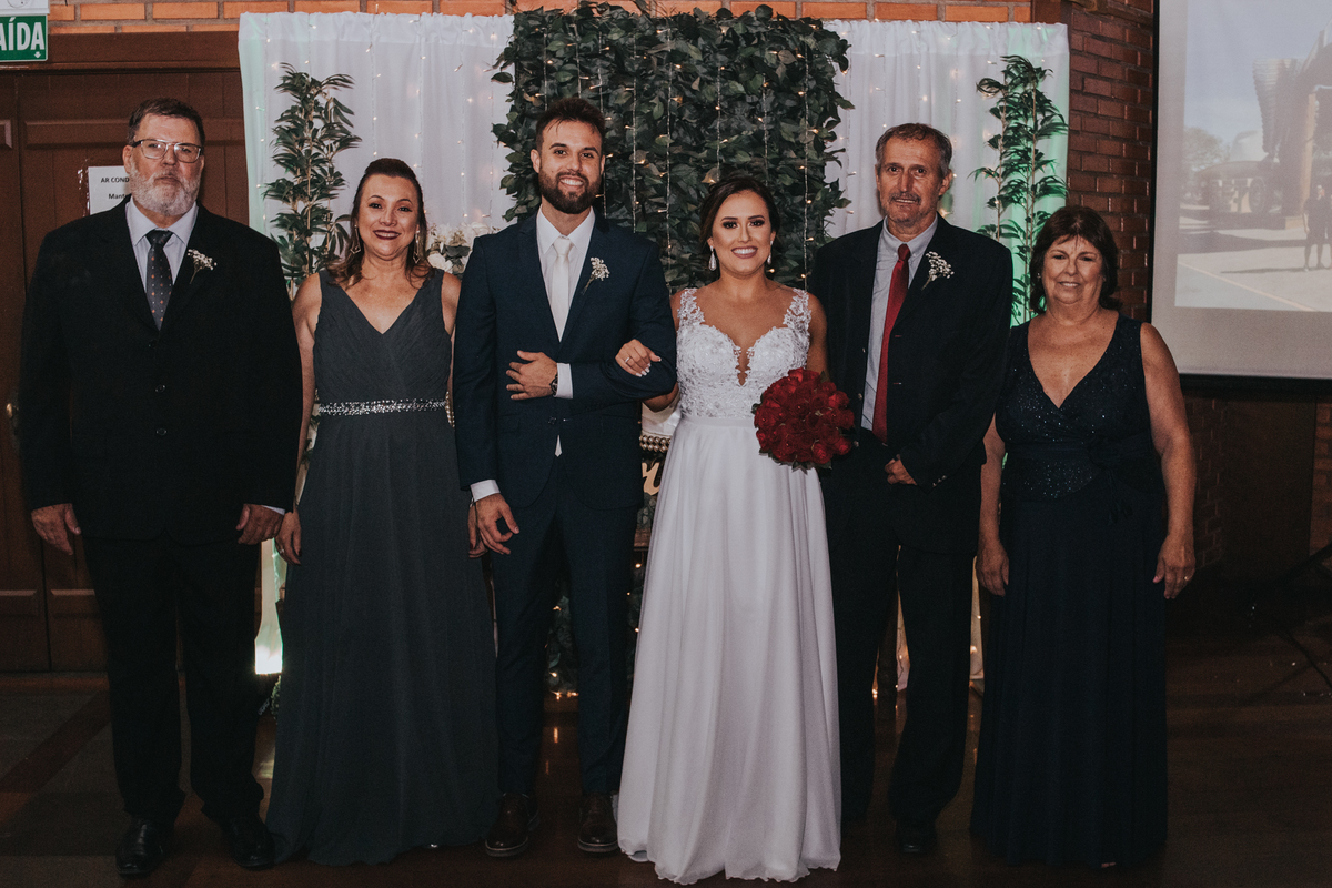 Maquiagem; Making of; Noiva; Noivo; Pré Wedding; Street Wedding; Celina Munhoz; Adriana Kruger; Manu Garcia; Camarim Madri; Wandering Wedding; São Francisco de Paula; Fotografia de Casal; Fotografia de Casamento; Pré Wedding; São Leopoldo; Ruinas Cassino;