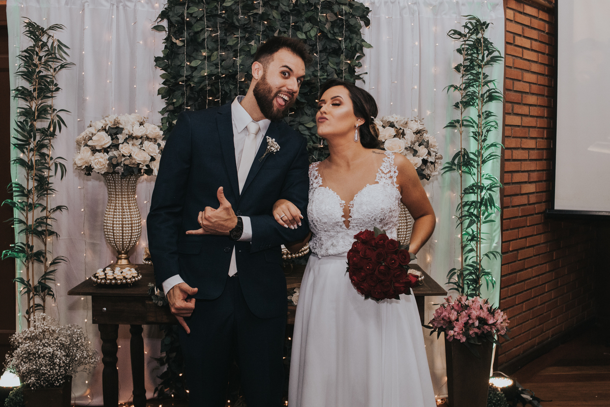 Maquiagem; Making of; Noiva; Noivo; Pré Wedding; Street Wedding; Celina Munhoz; Adriana Kruger; Manu Garcia; Camarim Madri; Wandering Wedding; São Francisco de Paula; Fotografia de Casal; Fotografia de Casamento; Pré Wedding; São Leopoldo; Ruinas Cassino;