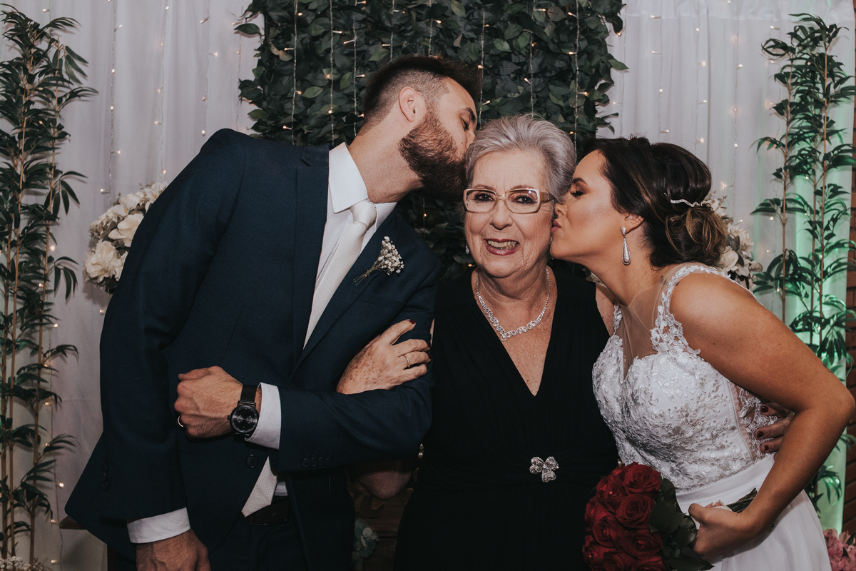 Maquiagem; Making of; Noiva; Noivo; Pré Wedding; Street Wedding; Celina Munhoz; Adriana Kruger; Manu Garcia; Camarim Madri; Wandering Wedding; São Francisco de Paula; Fotografia de Casal; Fotografia de Casamento; Pré Wedding; São Leopoldo; Ruinas Cassino;