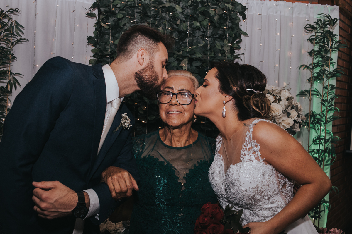 Maquiagem; Making of; Noiva; Noivo; Pré Wedding; Street Wedding; Celina Munhoz; Adriana Kruger; Manu Garcia; Camarim Madri; Wandering Wedding; São Francisco de Paula; Fotografia de Casal; Fotografia de Casamento; Pré Wedding; São Leopoldo; Ruinas Cassino;