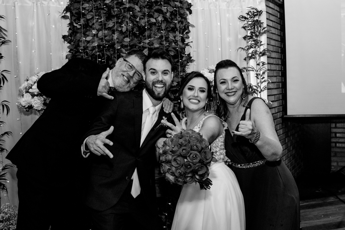 Maquiagem; Making of; Noiva; Noivo; Pré Wedding; Street Wedding; Celina Munhoz; Adriana Kruger; Manu Garcia; Camarim Madri; Wandering Wedding; São Francisco de Paula; Fotografia de Casal; Fotografia de Casamento; Pré Wedding; São Leopoldo; Ruinas Cassino;