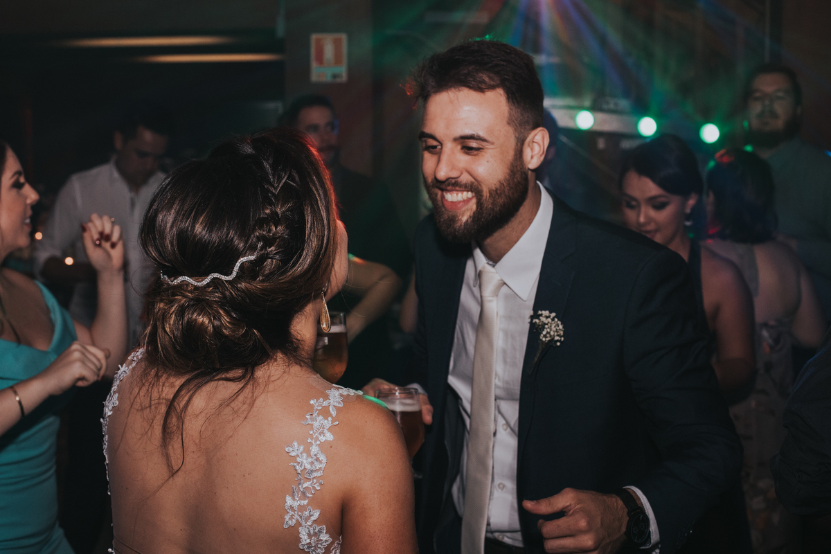 Maquiagem; Making of; Noiva; Noivo; Pré Wedding; Street Wedding; Celina Munhoz; Adriana Kruger; Manu Garcia; Camarim Madri; Wandering Wedding; São Francisco de Paula; Fotografia de Casal; Fotografia de Casamento; Pré Wedding; São Leopoldo; Ruinas Cassino;