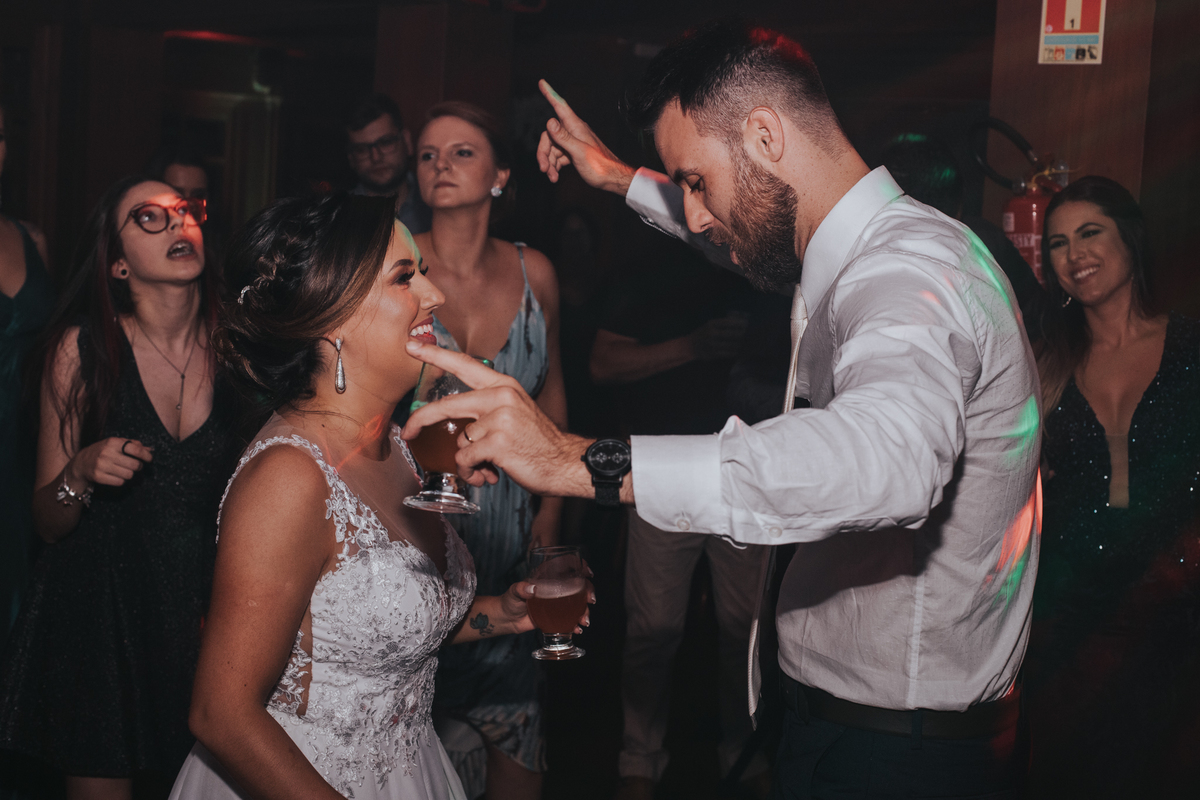 Maquiagem; Making of; Noiva; Noivo; Pré Wedding; Street Wedding; Celina Munhoz; Adriana Kruger; Manu Garcia; Camarim Madri; Wandering Wedding; São Francisco de Paula; Fotografia de Casal; Fotografia de Casamento; Pré Wedding; São Leopoldo; Ruinas Cassino;