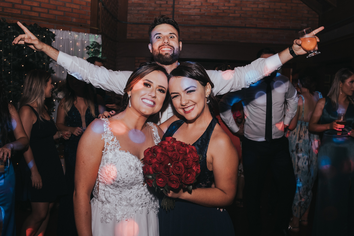 Maquiagem; Making of; Noiva; Noivo; Pré Wedding; Street Wedding; Celina Munhoz; Adriana Kruger; Manu Garcia; Camarim Madri; Wandering Wedding; São Francisco de Paula; Fotografia de Casal; Fotografia de Casamento; Pré Wedding; São Leopoldo; Ruinas Cassino;