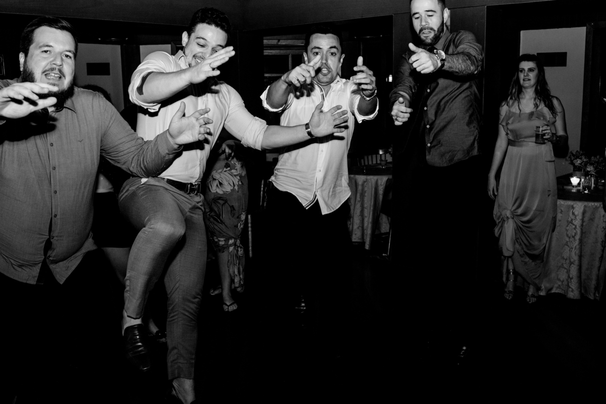 Maquiagem; Making of; Noiva; Noivo; Pré Wedding; Street Wedding; Celina Munhoz; Adriana Kruger; Manu Garcia; Camarim Madri; Wandering Wedding; São Francisco de Paula; Fotografia de Casal; Fotografia de Casamento; Pré Wedding; São Leopoldo; Ruinas Cassino;