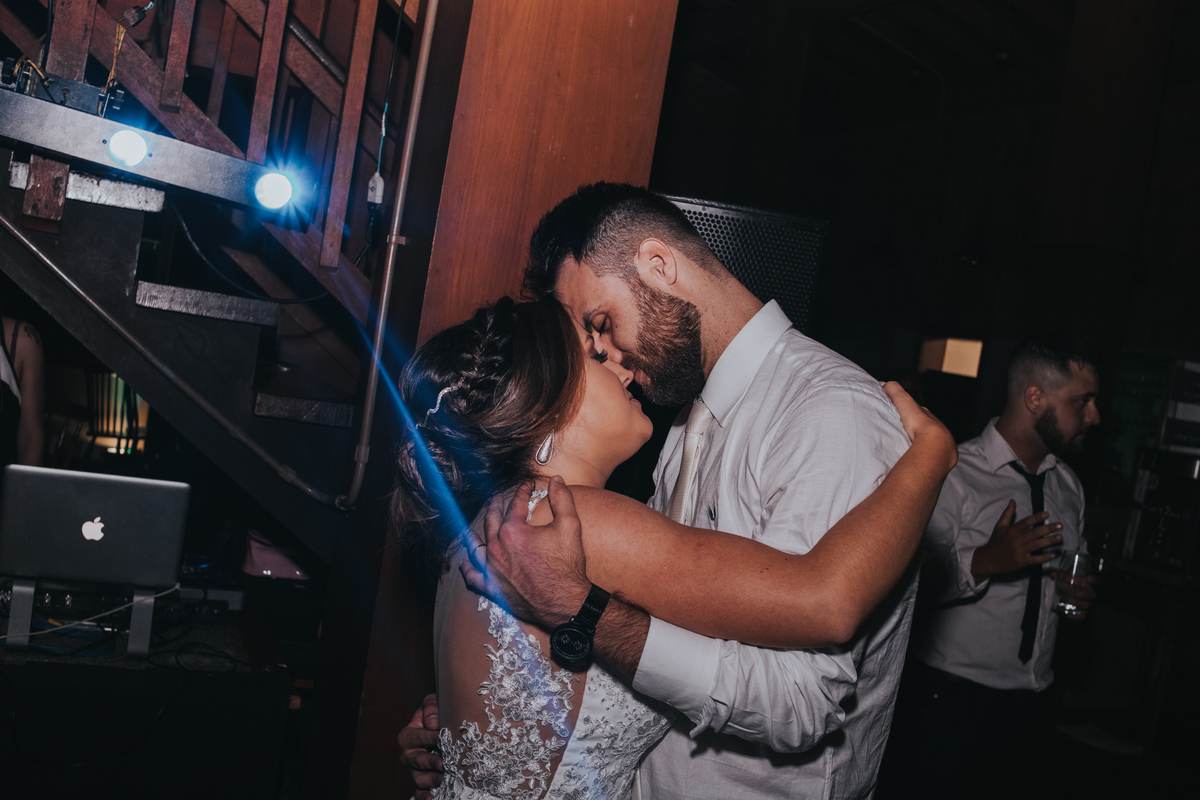 Maquiagem; Making of; Noiva; Noivo; Pré Wedding; Street Wedding; Celina Munhoz; Adriana Kruger; Manu Garcia; Camarim Madri; Wandering Wedding; São Francisco de Paula; Fotografia de Casal; Fotografia de Casamento; Pré Wedding; São Leopoldo; Ruinas Cassino;