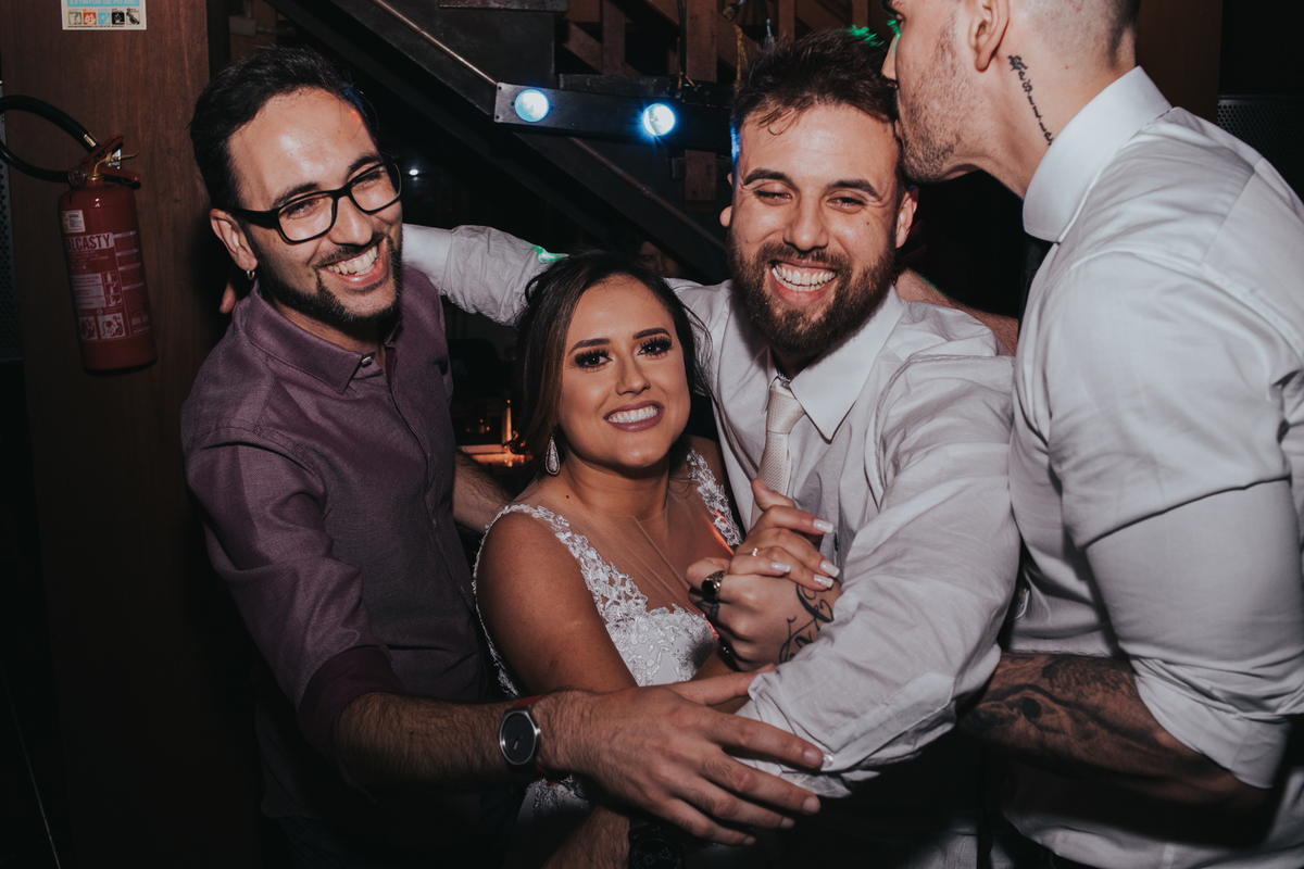 Maquiagem; Making of; Noiva; Noivo; Pré Wedding; Street Wedding; Celina Munhoz; Adriana Kruger; Manu Garcia; Camarim Madri; Wandering Wedding; São Francisco de Paula; Fotografia de Casal; Fotografia de Casamento; Pré Wedding; São Leopoldo; Ruinas Cassino;