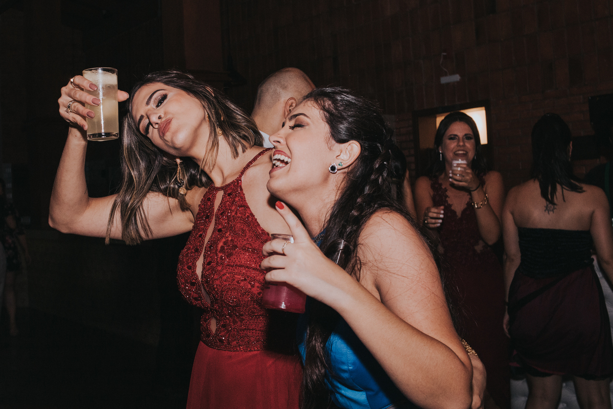 Maquiagem; Making of; Noiva; Noivo; Pré Wedding; Street Wedding; Celina Munhoz; Adriana Kruger; Manu Garcia; Camarim Madri; Wandering Wedding; São Francisco de Paula; Fotografia de Casal; Fotografia de Casamento; Pré Wedding; São Leopoldo; Ruinas Cassino;