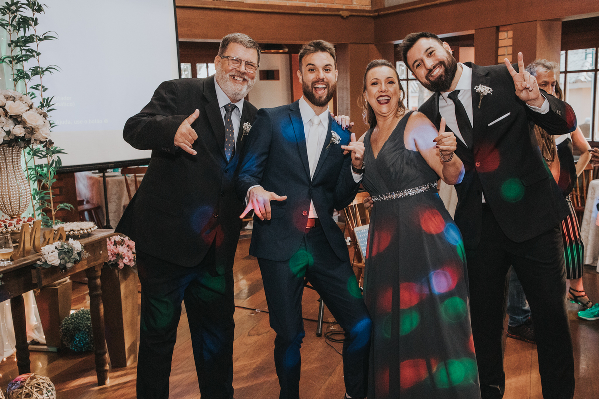 Maquiagem; Making of; Noiva; Noivo; Pré Wedding; Street Wedding; Celina Munhoz; Adriana Kruger; Manu Garcia; Camarim Madri; Wandering Wedding; São Francisco de Paula; Fotografia de Casal; Fotografia de Casamento; Pré Wedding; São Leopoldo; Ruinas Cassino;