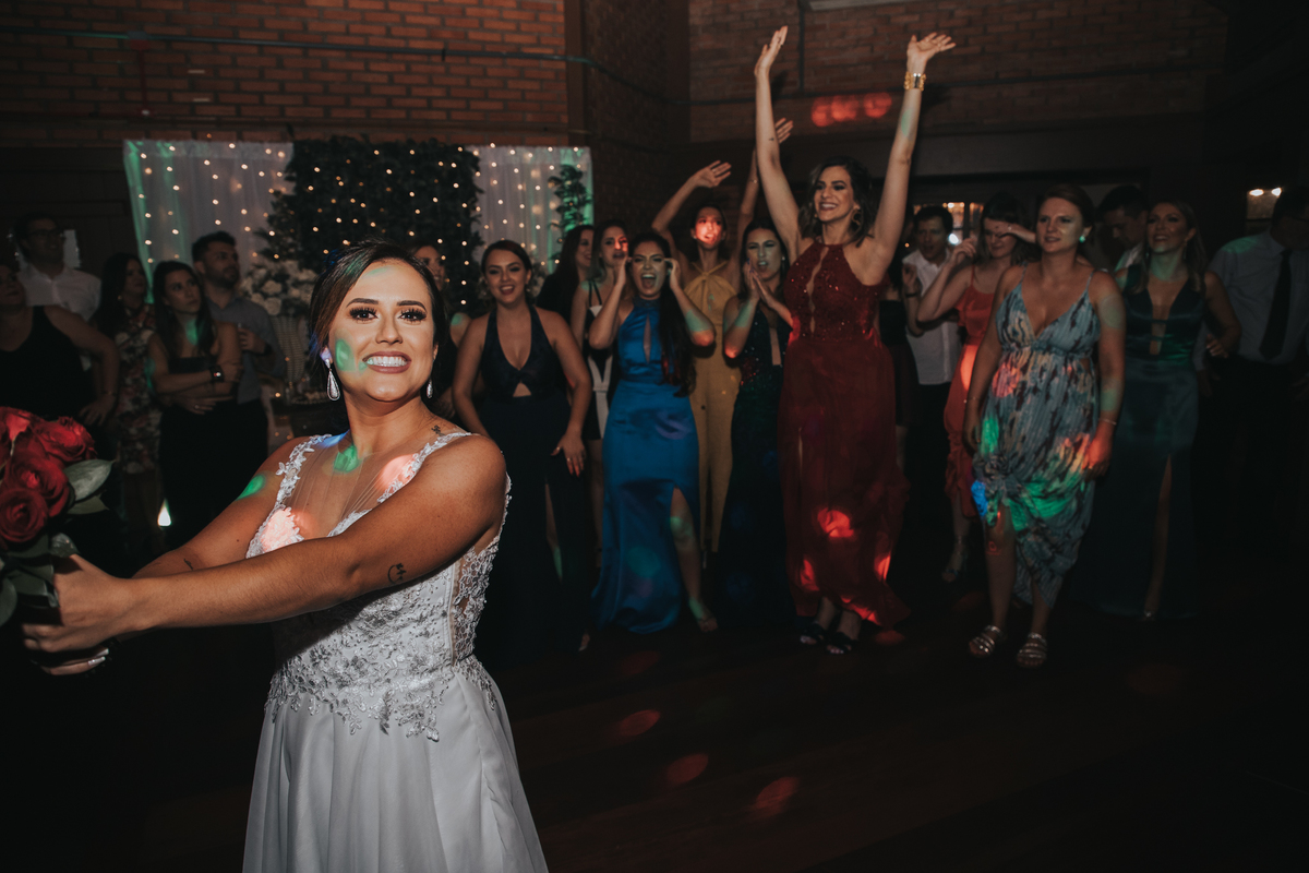 Maquiagem; Making of; Noiva; Noivo; Pré Wedding; Street Wedding; Celina Munhoz; Adriana Kruger; Manu Garcia; Camarim Madri; Wandering Wedding; São Francisco de Paula; Fotografia de Casal; Fotografia de Casamento; Pré Wedding; São Leopoldo; Ruinas Cassino;