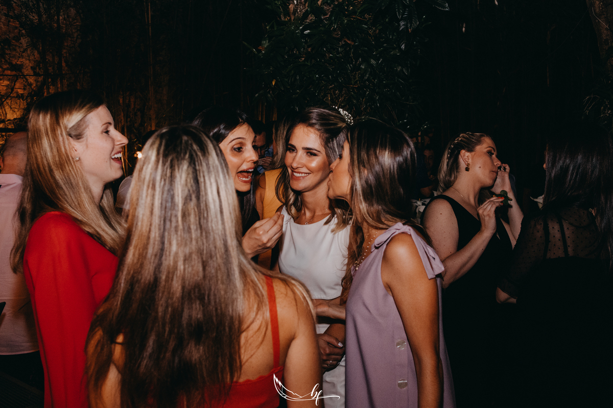 Maquiagem; Making of; Noiva; Noivo; Pré Wedding; Street Wedding; Celina Munhoz; Adriana Kruger; Manu Garcia; Camarim Madri; Wandering Wedding; São Francisco de Paula; Fotografia de Casal; Fotografia de Casamento; Pré Wedding; São Leopoldo; Ruinas Cassino;