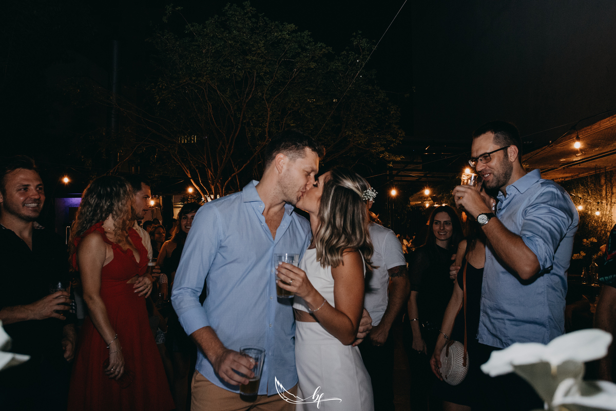 Maquiagem; Making of; Noiva; Noivo; Pré Wedding; Street Wedding; Celina Munhoz; Adriana Kruger; Manu Garcia; Camarim Madri; Wandering Wedding; São Francisco de Paula; Fotografia de Casal; Fotografia de Casamento; Pré Wedding; São Leopoldo; Ruinas Cassino;