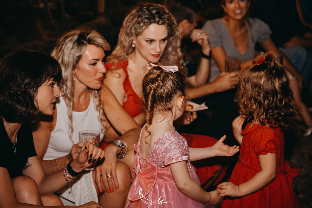 Maquiagem; Making of; Noiva; Noivo; Pré Wedding; Street Wedding; Celina Munhoz; Adriana Kruger; Manu Garcia; Camarim Madri; Wandering Wedding; São Francisco de Paula; Fotografia de Casal; Fotografia de Casamento; Pré Wedding; São Leopoldo; Ruinas Cassino;