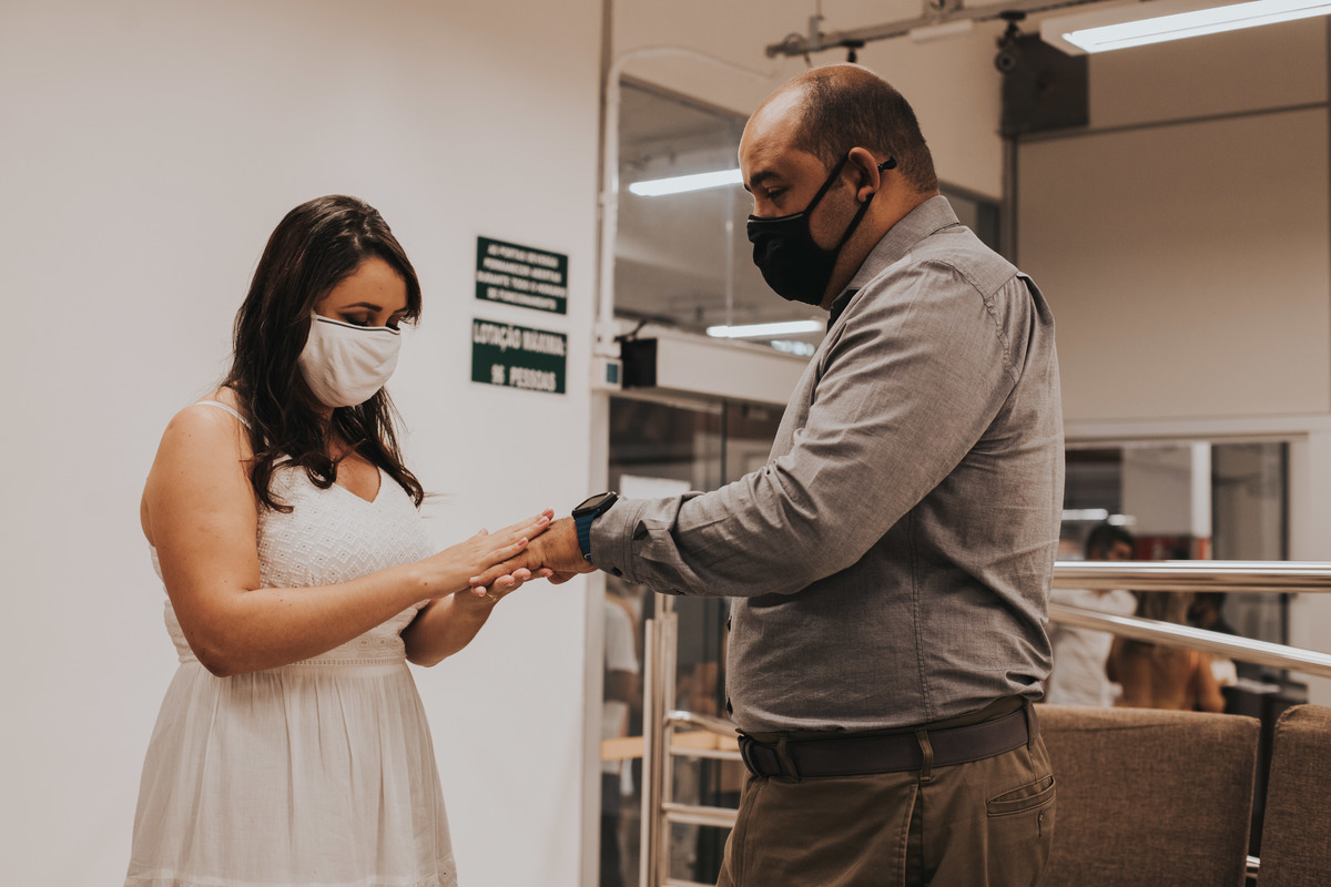 Maquiagem; Making of; Noiva; Noivo; Pré Wedding; Street Wedding; Celina Munhoz; Adriana Kruger; Manu Garcia; Camarim Madri; Wandering Wedding; São Francisco de Paula; Fotografia de Casal; Fotografia de Casamento; Pré Wedding; São Leopoldo; Belo Horizonte;