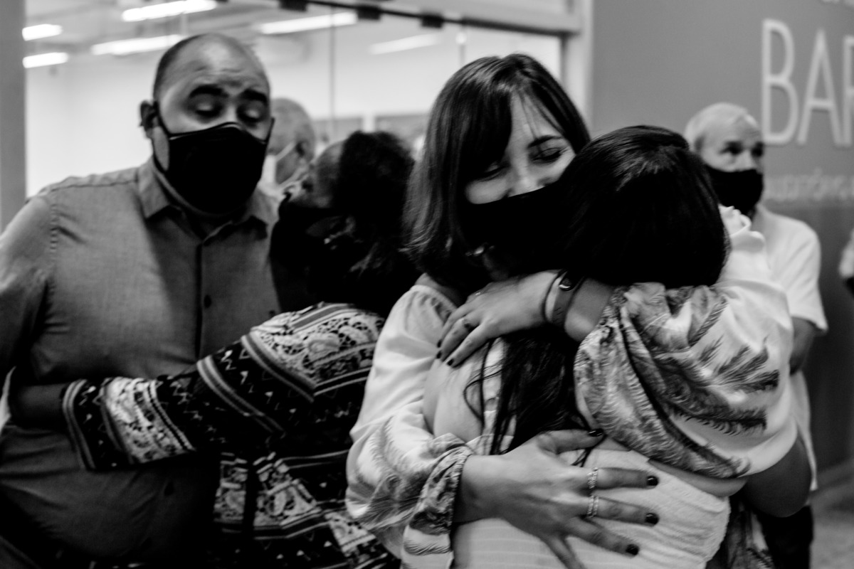 Maquiagem; Making of; Noiva; Noivo; Pré Wedding; Street Wedding; Celina Munhoz; Adriana Kruger; Manu Garcia; Camarim Madri; Wandering Wedding; São Francisco de Paula; Fotografia de Casal; Fotografia de Casamento; Pré Wedding; São Leopoldo; Belo Horizonte;