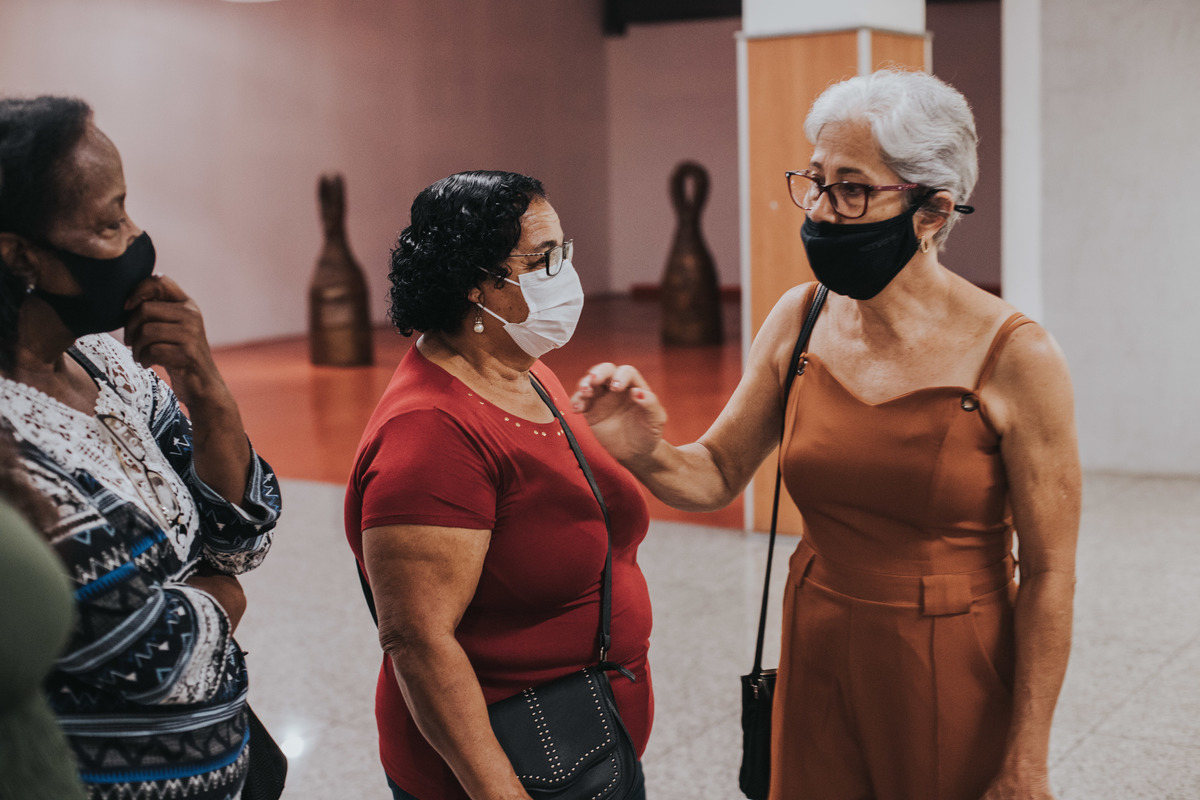 Maquiagem; Making of; Noiva; Noivo; Pré Wedding; Street Wedding; Celina Munhoz; Adriana Kruger; Manu Garcia; Camarim Madri; Wandering Wedding; São Francisco de Paula; Fotografia de Casal; Fotografia de Casamento; Pré Wedding; São Leopoldo; Belo Horizonte;