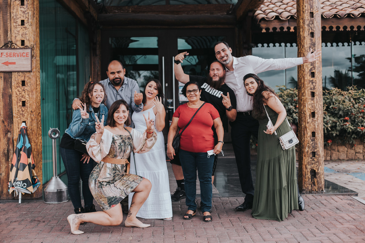 Maquiagem; Making of; Noiva; Noivo; Pré Wedding; Street Wedding; Celina Munhoz; Adriana Kruger; Manu Garcia; Camarim Madri; Wandering Wedding; São Francisco de Paula; Fotografia de Casal; Fotografia de Casamento; Pré Wedding; São Leopoldo; Belo Horizonte;