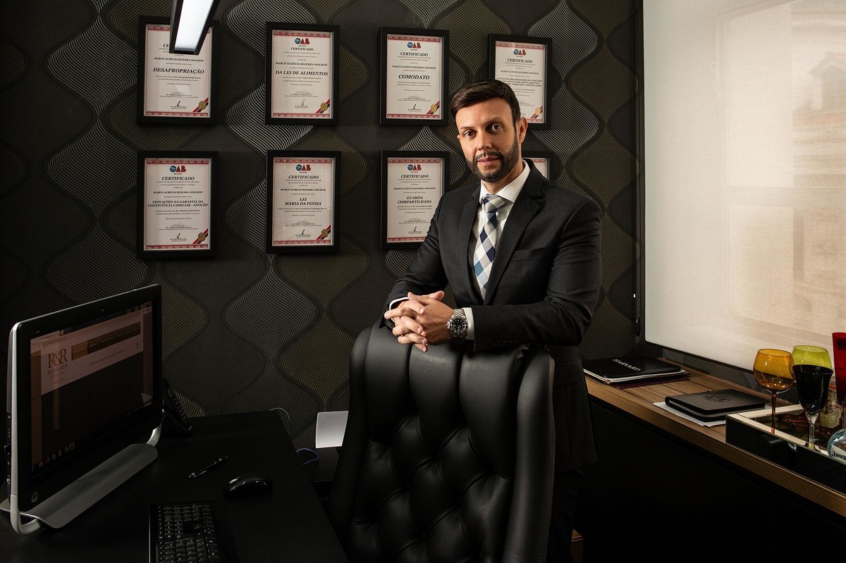 Retrato Profissional de Advogado em Escritório de Advocacia