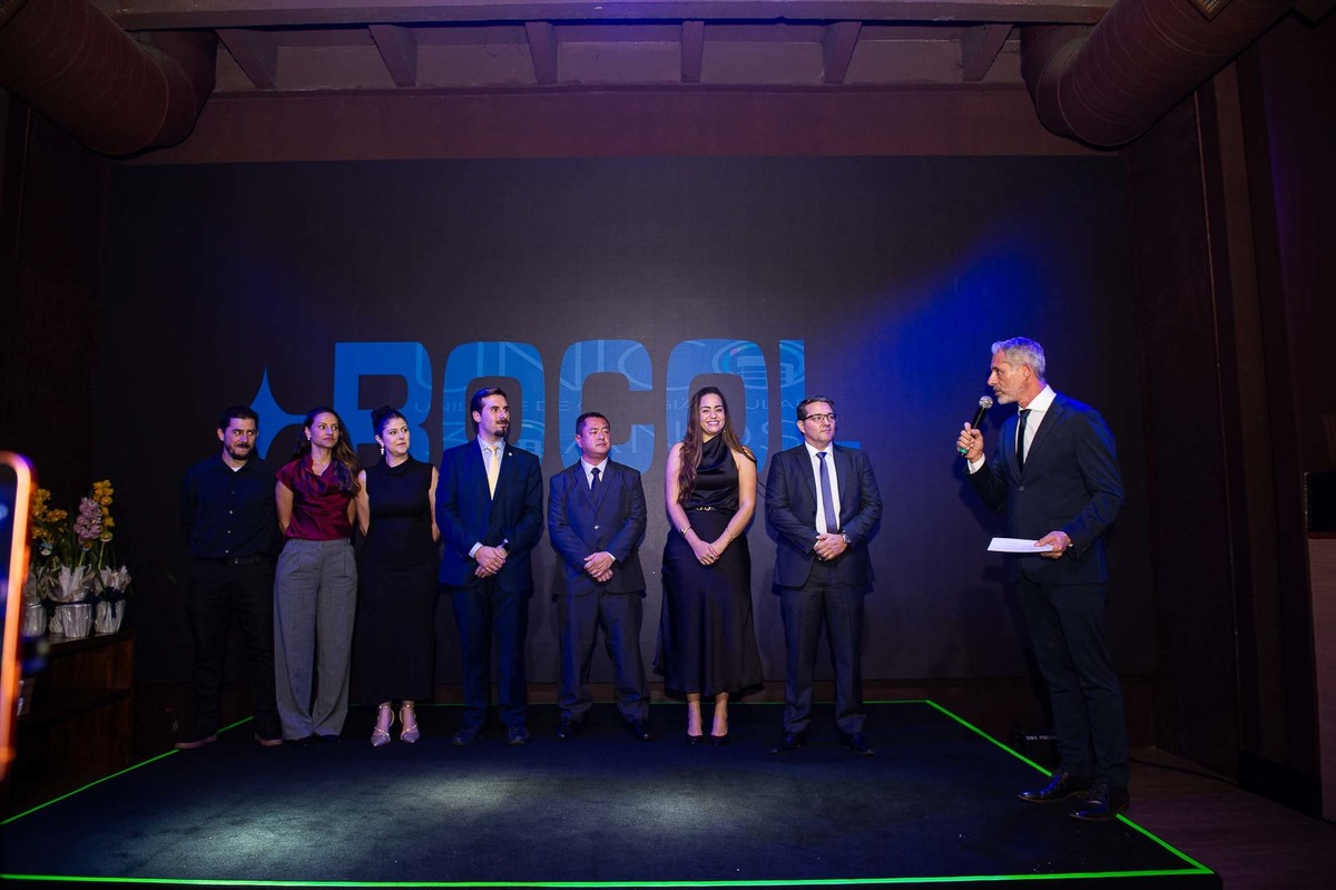 evento-corporativo-grupo-de-medicos-apresentacao-da-historia-da-empresa-colaboradores-do-grupo-unico-2.jpg