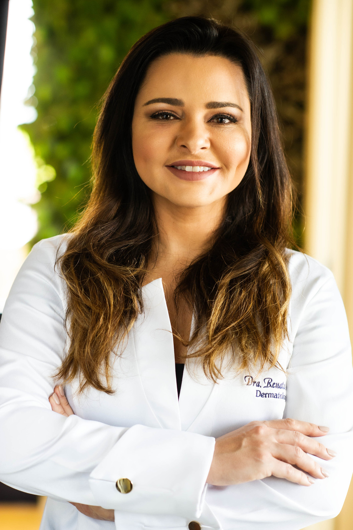 Retrato da Dra Renata Sitônio Dermatologista