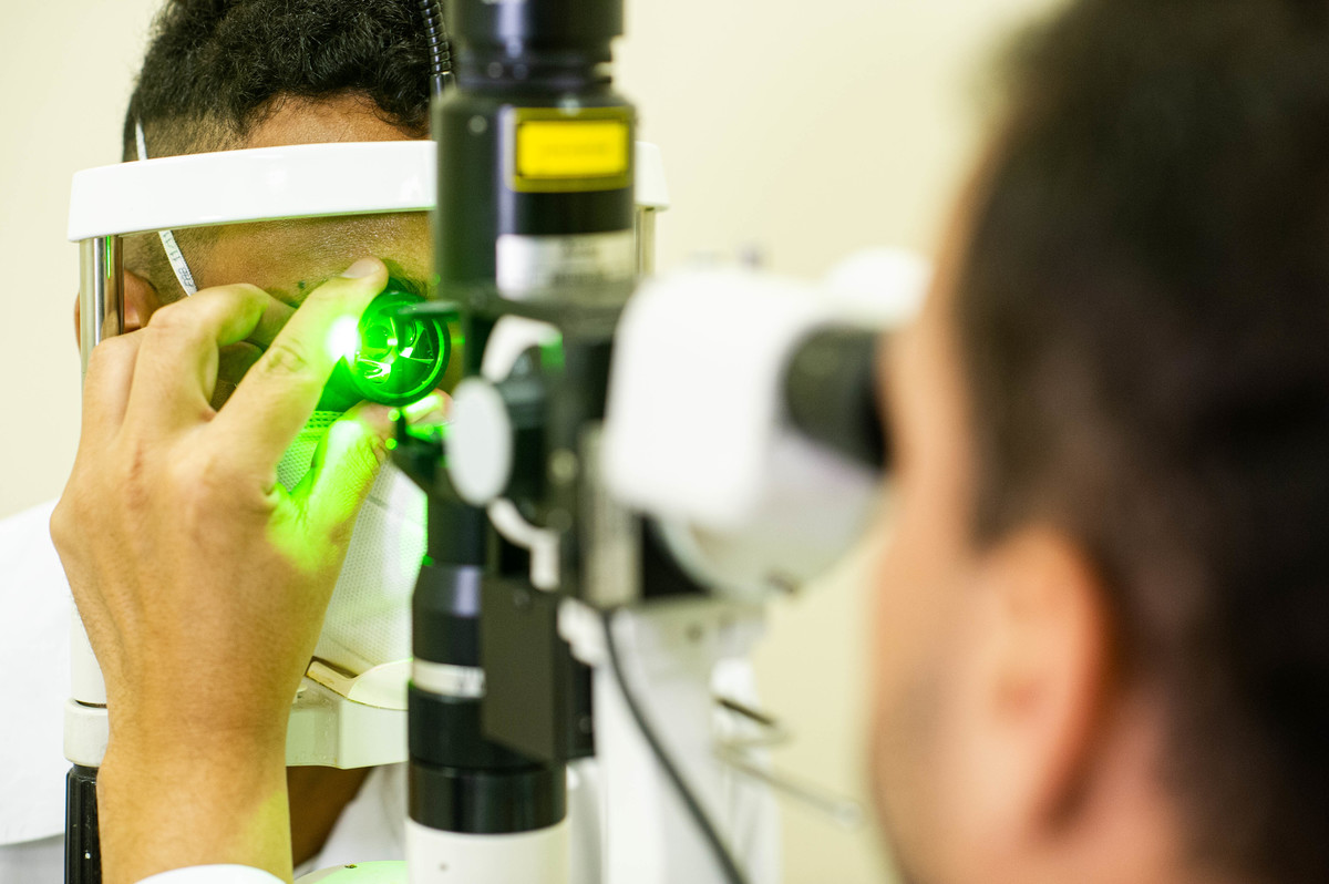 Retrato do Dr Robson Assunção Oftalmologista , exame de glaucoma