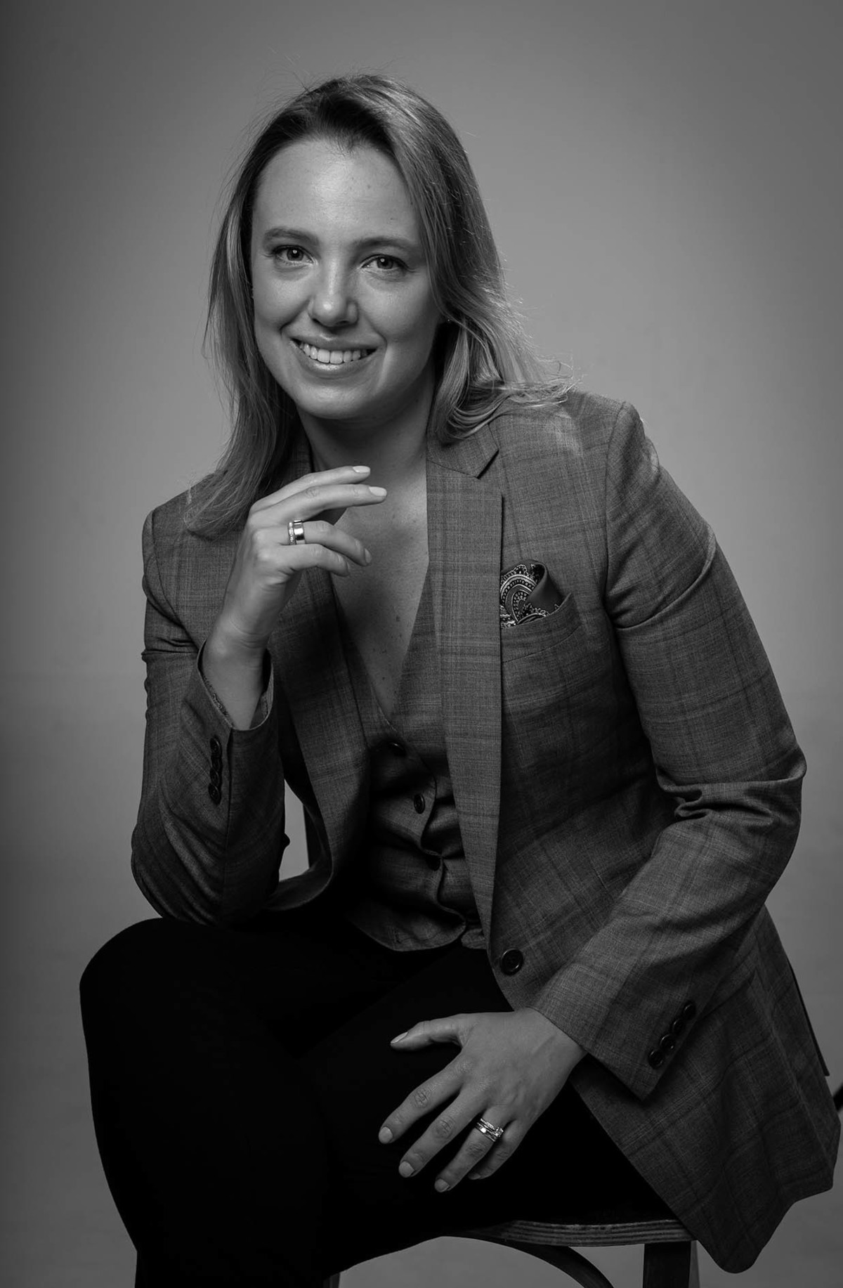 Retrato-Feminino-para-Linkedin-realizado-em-estúdio-de-Diretora-de-Multinacional.jpg