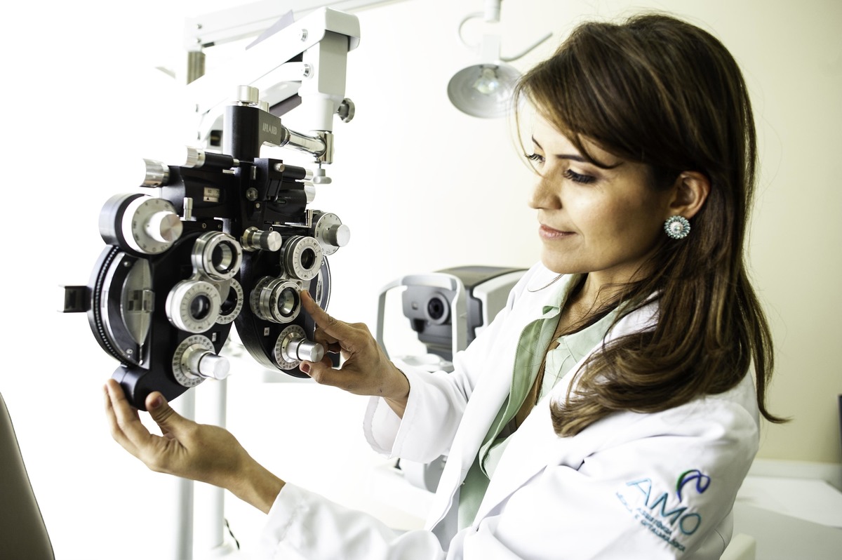 A Dra Adele Oftalmologista em plena atividade - Exames Oftalmológicos -6