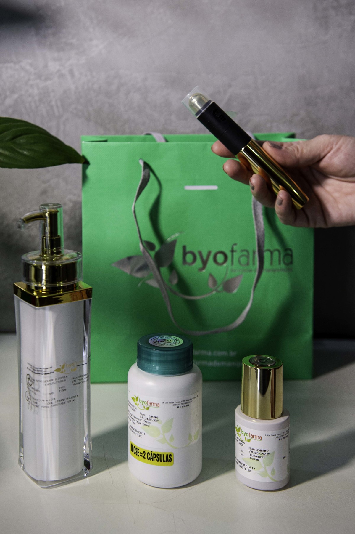Dra Lidiane apresenta seus novos Produtos para Estética Corporal e Facial